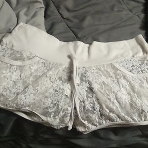 Women's shorts   sheer white cute sz XL.